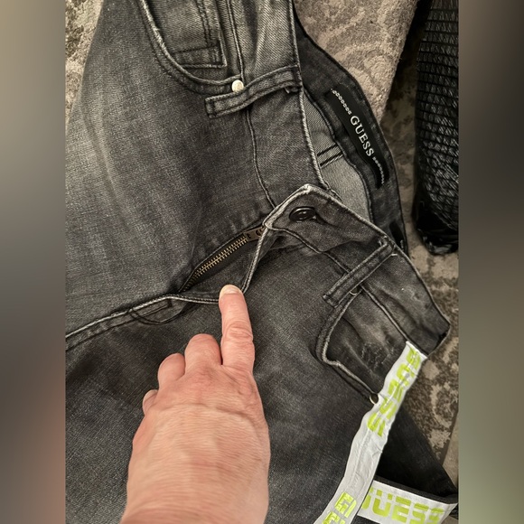 Guess Men's Slim Tapered Jeans With Reflective Logo-Tape Size 33 - Picture 11 of 11
